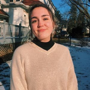 Meet your Posher, Caroline